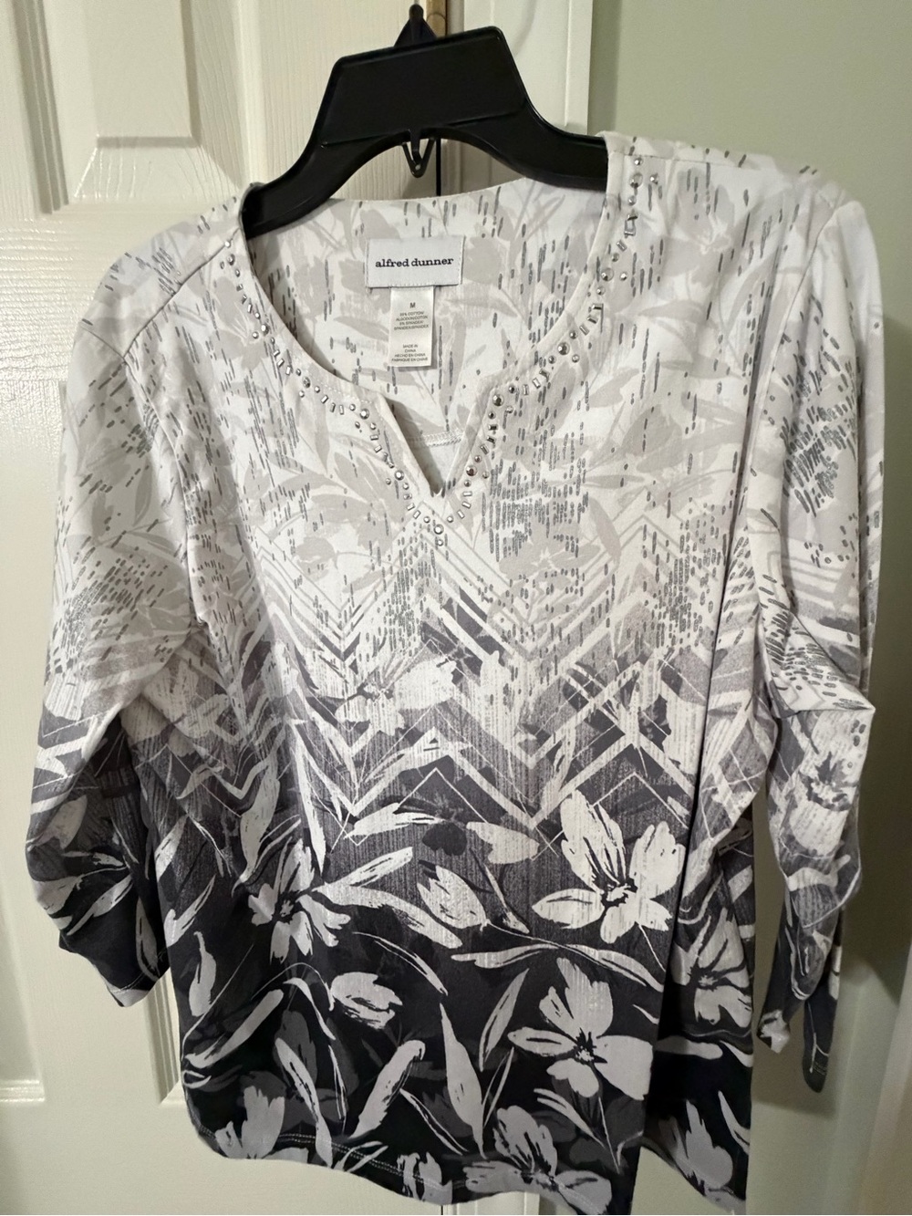 Alfred Dunner Gray and White Ombre Floral V-Neck Tunic